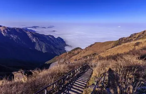 武功山山顶的住宿条件怎么样1