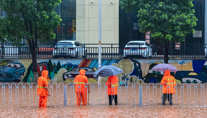 暴雨怎么形成的原因是什么