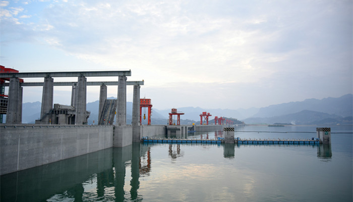 长江的干流流经我国几个省